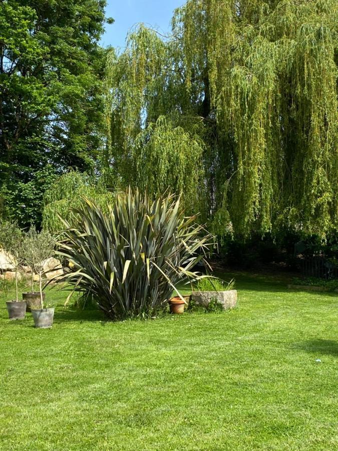 Le Clos Dauphinais Chez Laurette Quevert Exterior photo